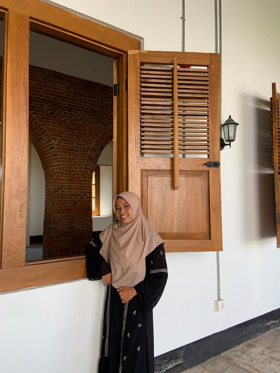 Yasri Silviana Widiastuti, S.Pd. (Wali Kelas 2 Bilal)